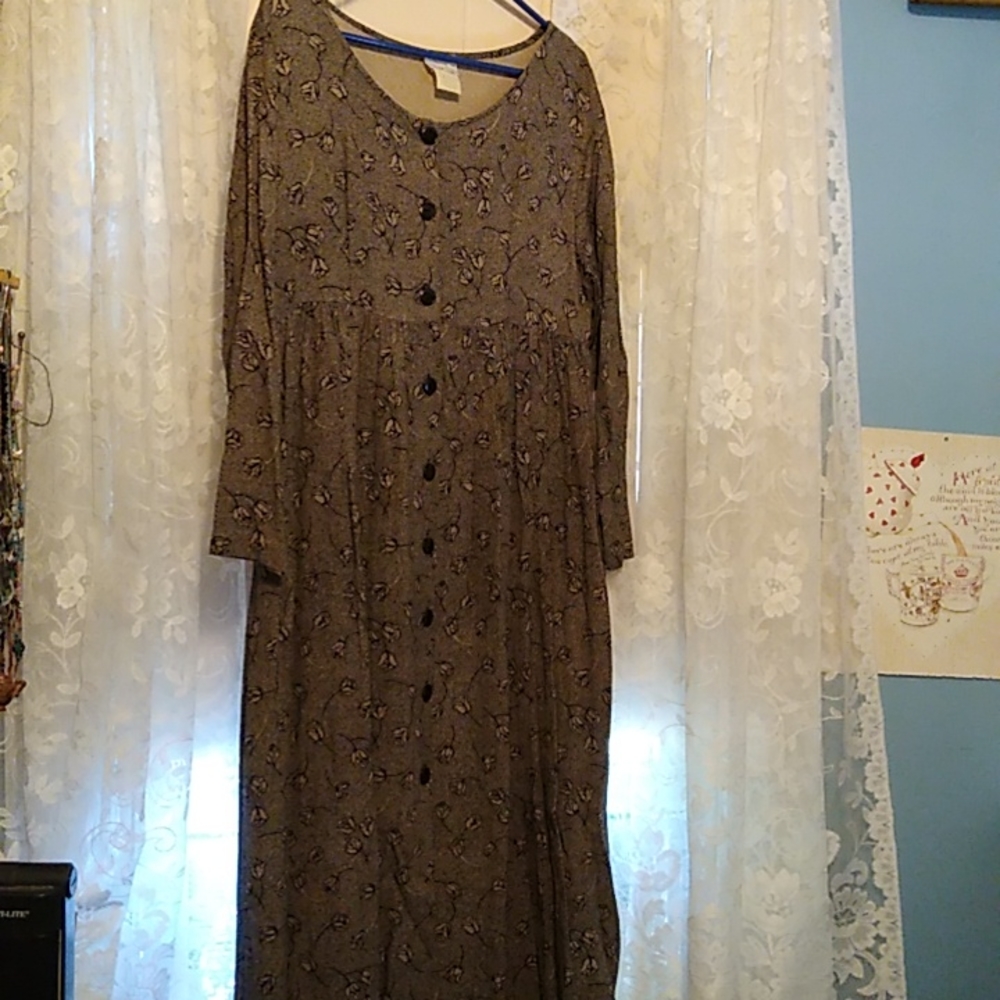 Dress - Picture 3 of 3